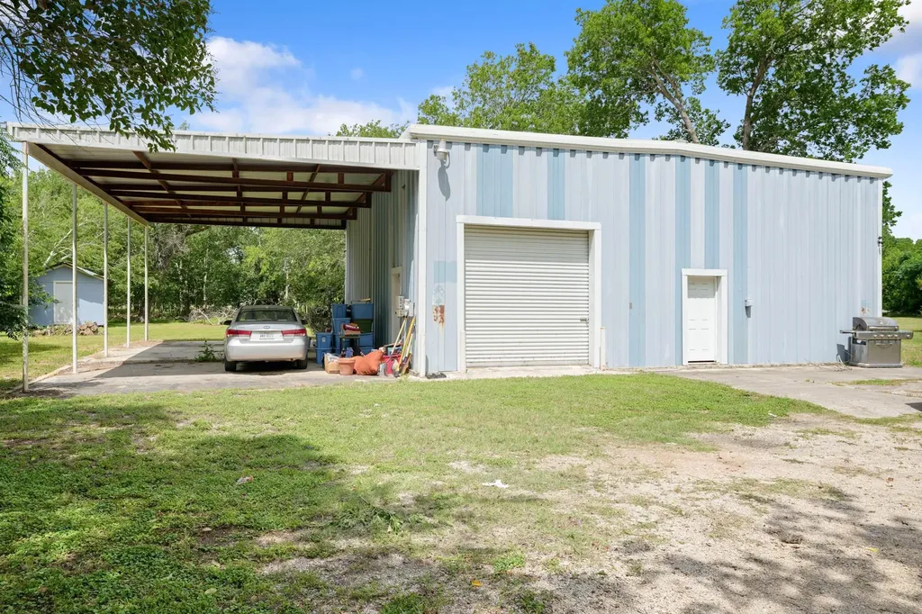 1320 W San Antonio Street Lockhart TX 78644