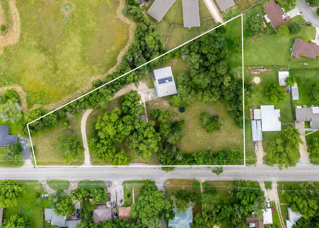 1320 W San Antonio Street Lockhart TX 78644