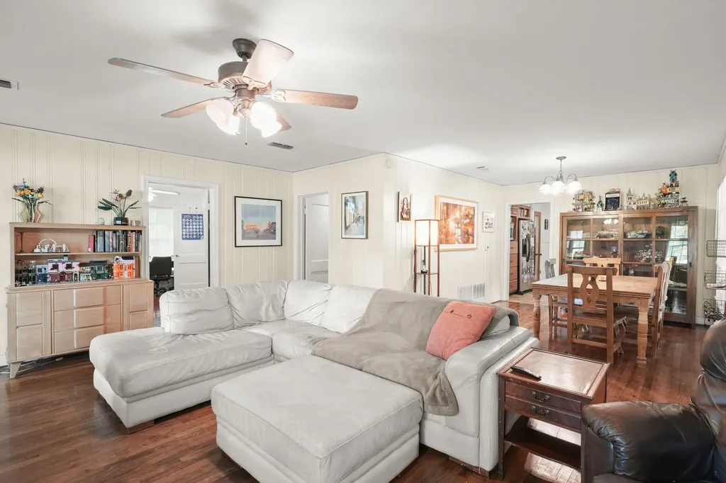 1320 W San Antonio Street Lockhart TX 78644