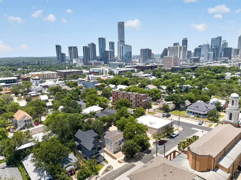 1205 E 9th Street Austin TX 78702