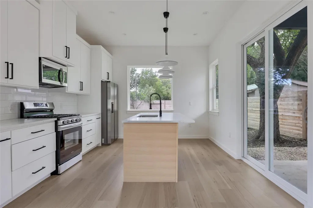 6809 Porter Street Austin TX 78741