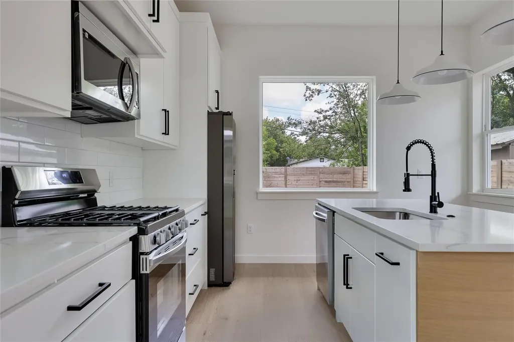 6809 Porter Street Austin TX 78741