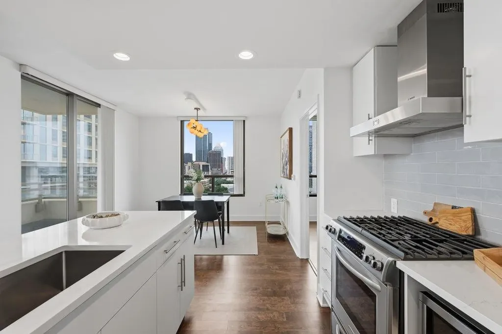 300 Bowie Street Austin TX 78703