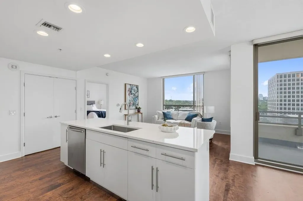 300 Bowie Street Austin TX 78703