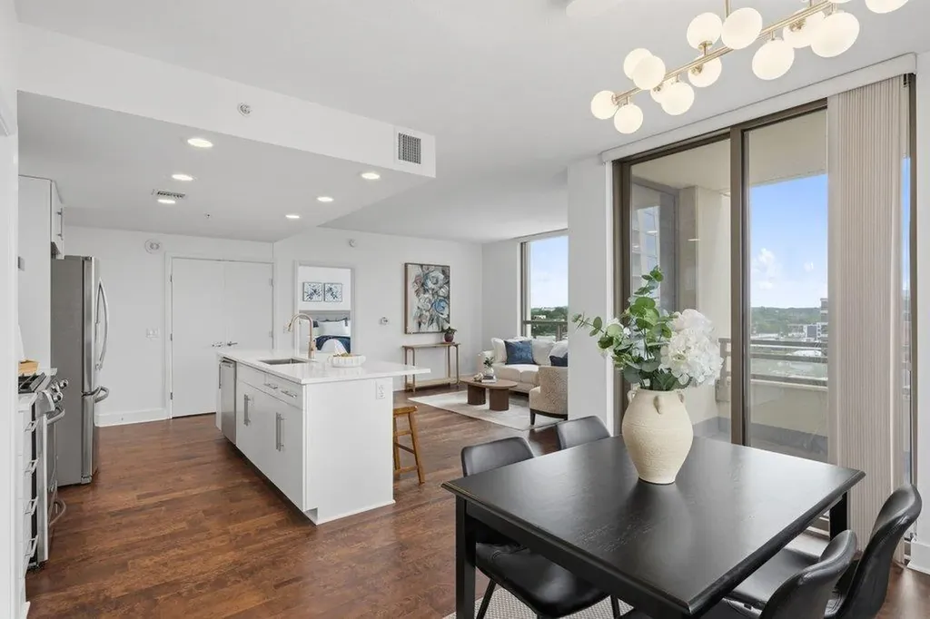 300 Bowie Street Austin TX 78703