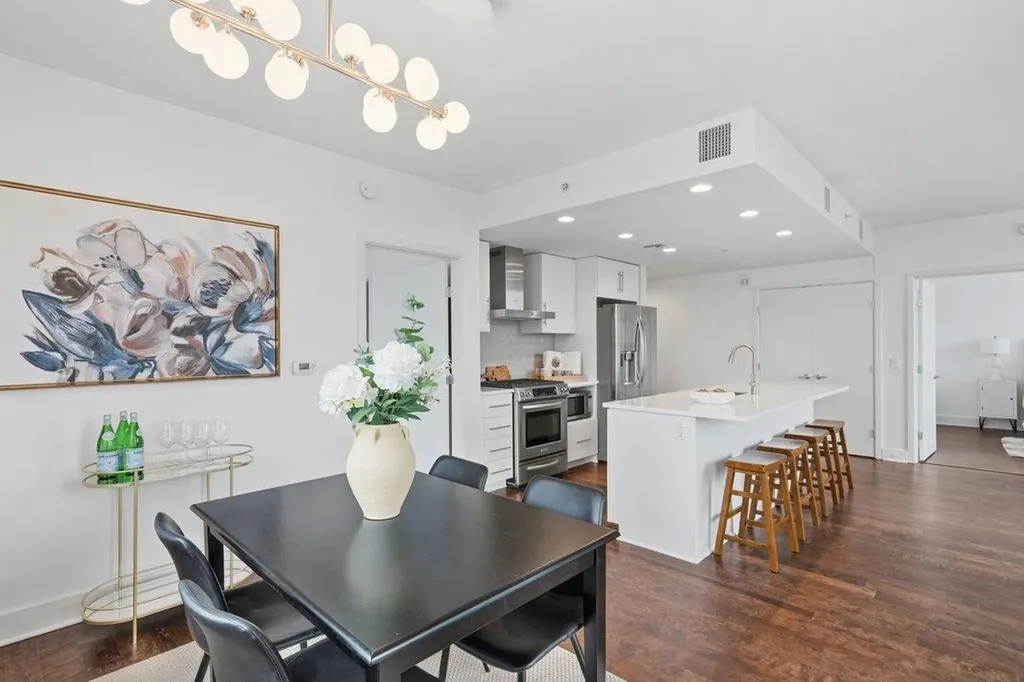 300 Bowie Street Austin TX 78703