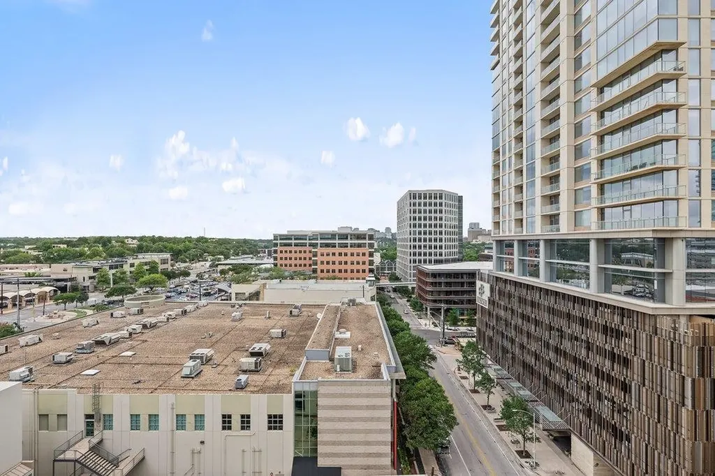 300 Bowie Street Austin TX 78703