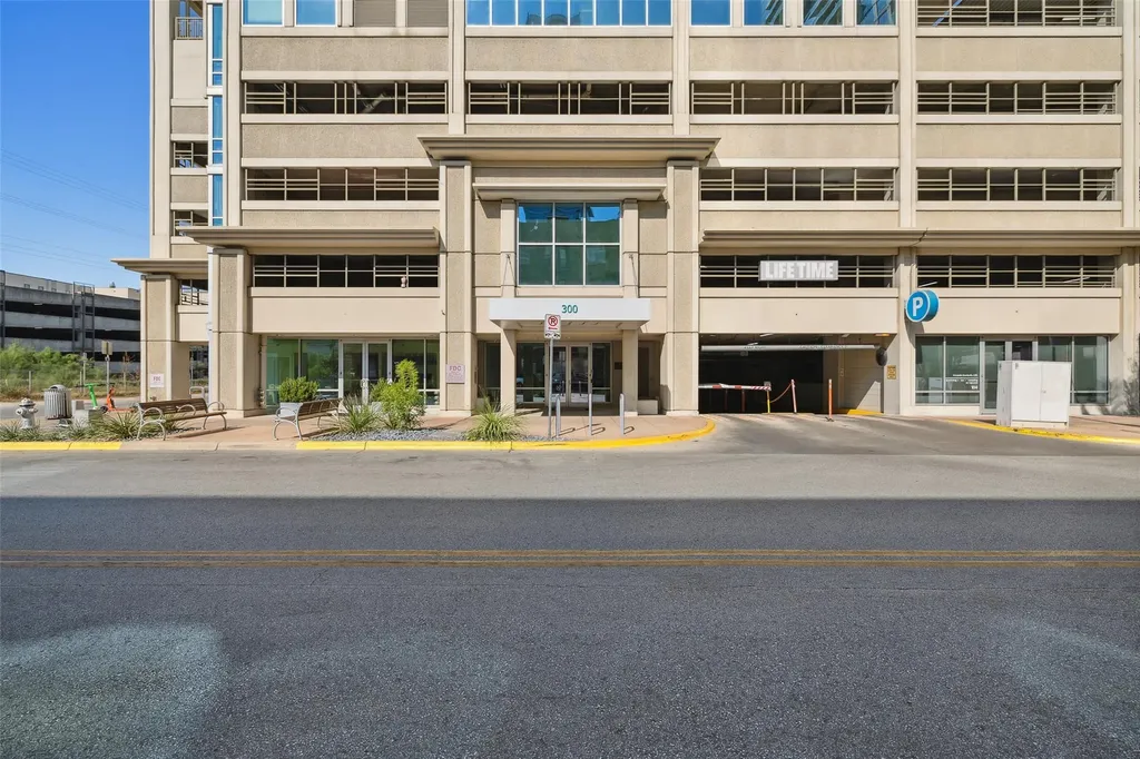 300 Bowie Street Austin TX 78703