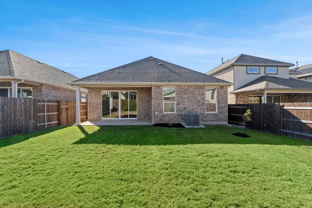 2201 Bobtail Pass Leander TX 78641