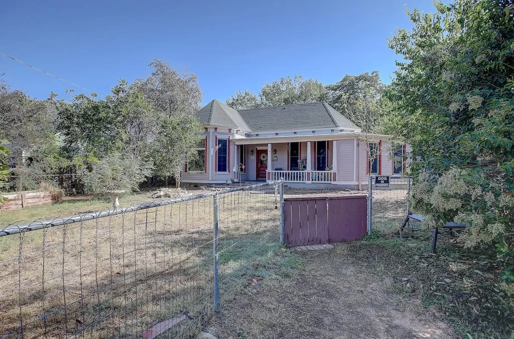 905 S Walnut Street Georgetown TX 78626