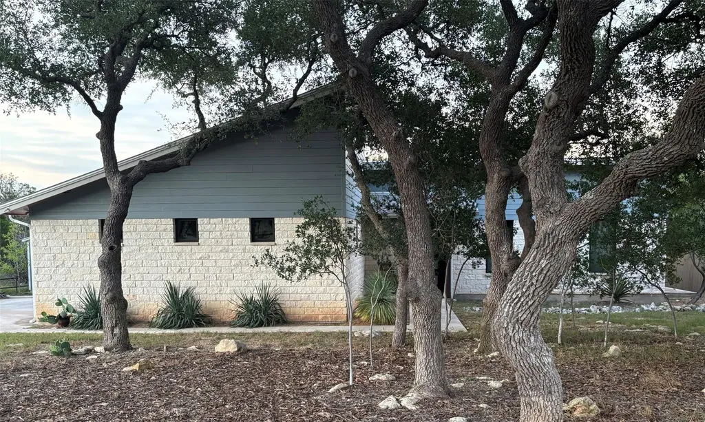 172 Bluff Trail Dripping Springs TX 78620