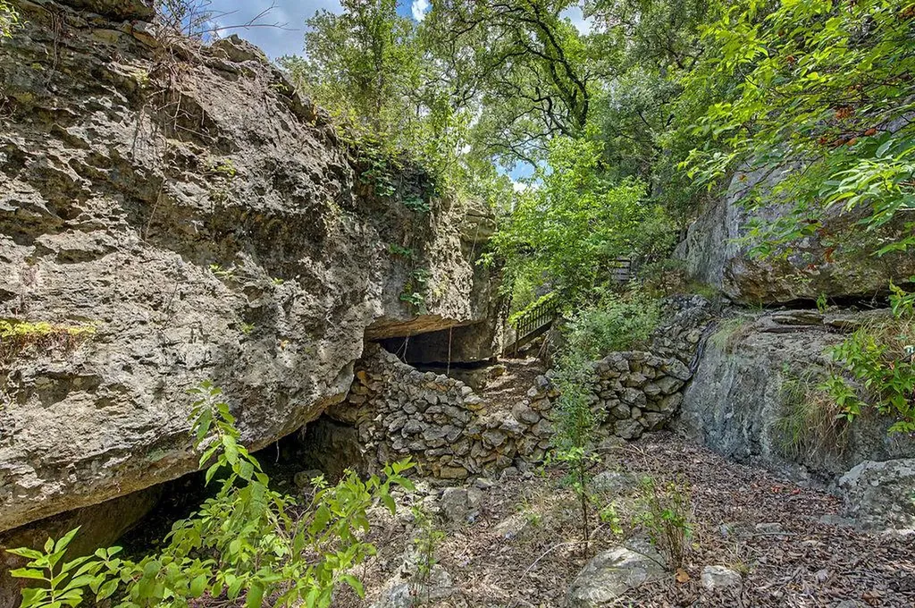 172 Bluff Trail Dripping Springs TX 78620