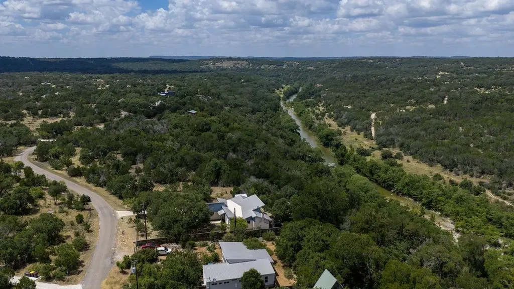 172 Bluff Trail Dripping Springs TX 78620