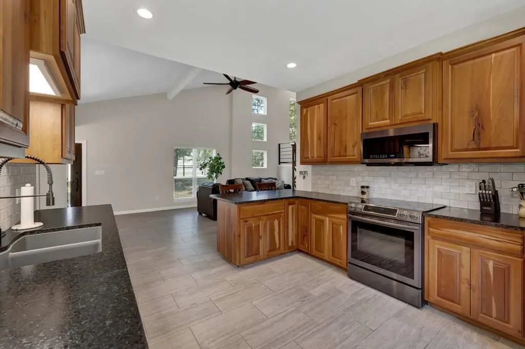 3055 Lakeview Drive Canyon Lake TX 78133