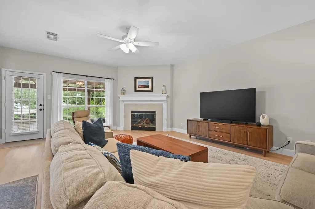 6006 Sierra Arbor Court Austin TX 78759