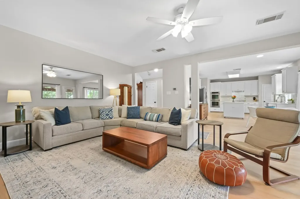 6006 Sierra Arbor Court Austin TX 78759