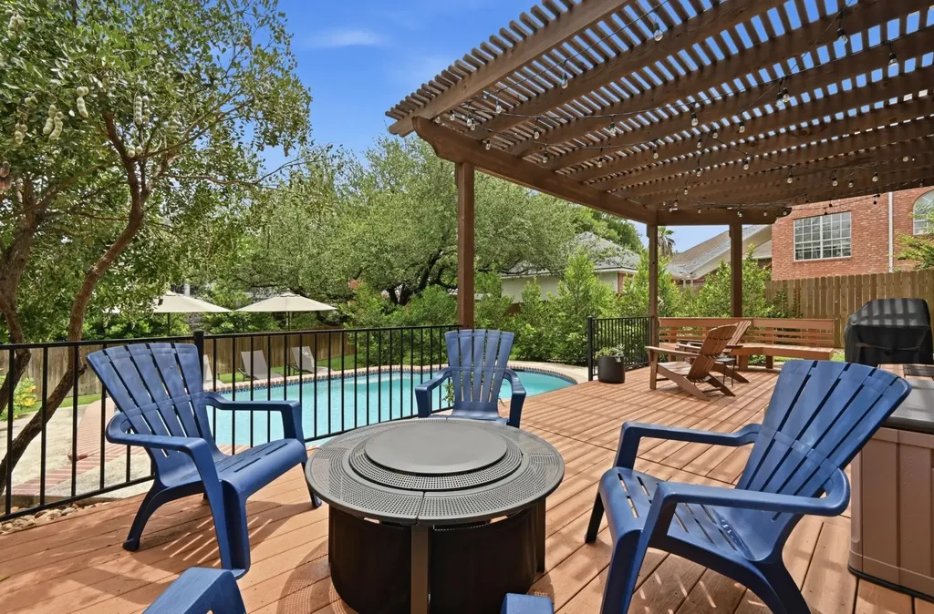 6006 Sierra Arbor Court Austin TX 78759