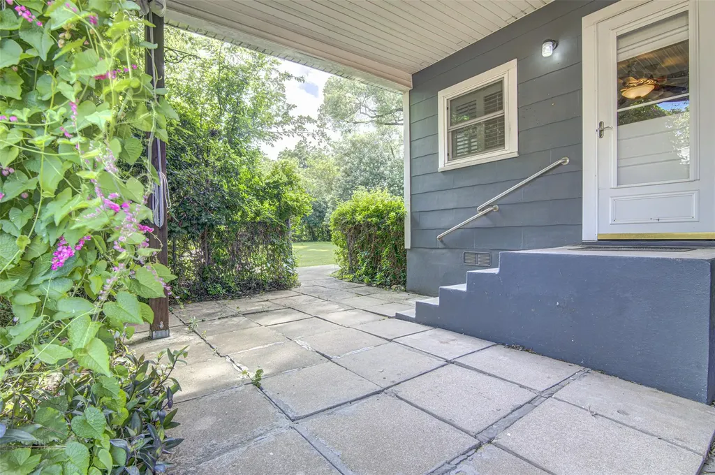 1504 Brentwood Street Austin TX 78757