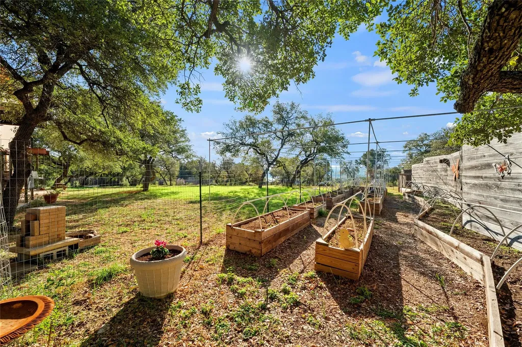20111 Colby Hill Drive Spicewood TX 78669