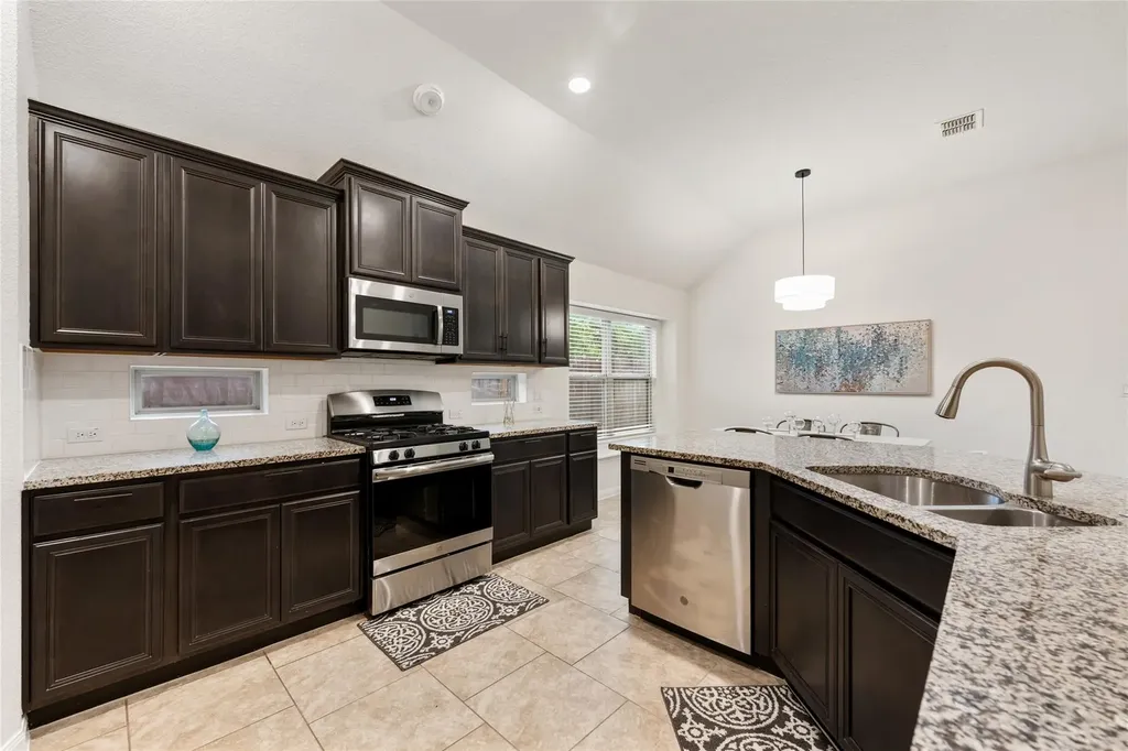 615 Linares Lane Austin TX 78748