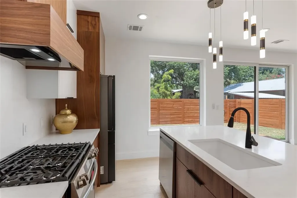 7602 Northcrest Boulevard Austin TX 78752