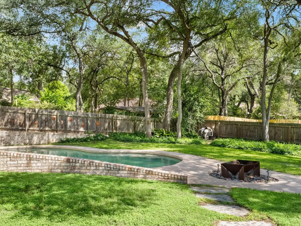 9004 Collingwood Drive Austin TX 78748