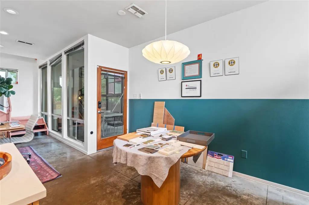 5409 Woodrow Avenue Austin TX 78756