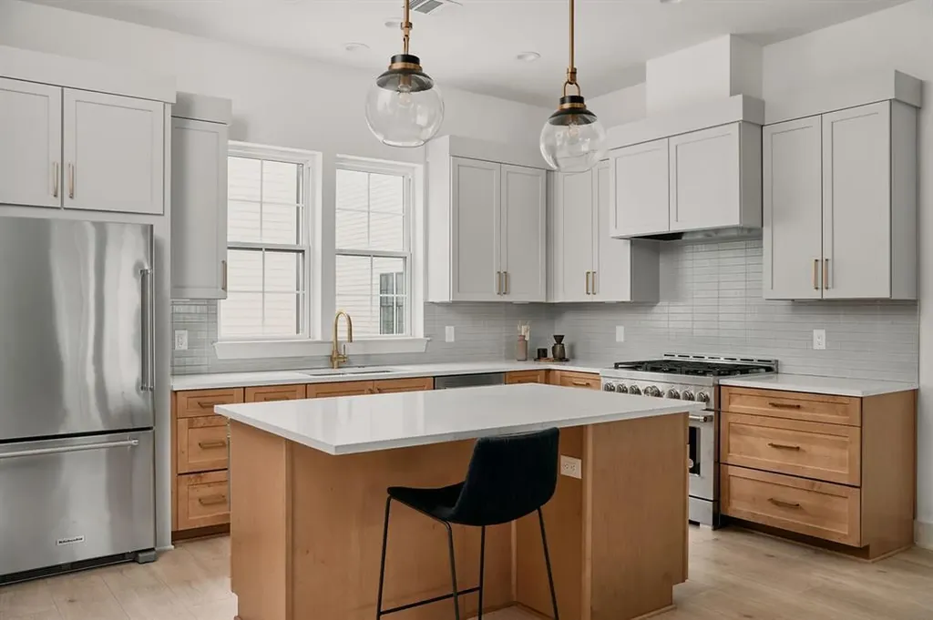 2209 Woodland Avenue Austin TX 78741