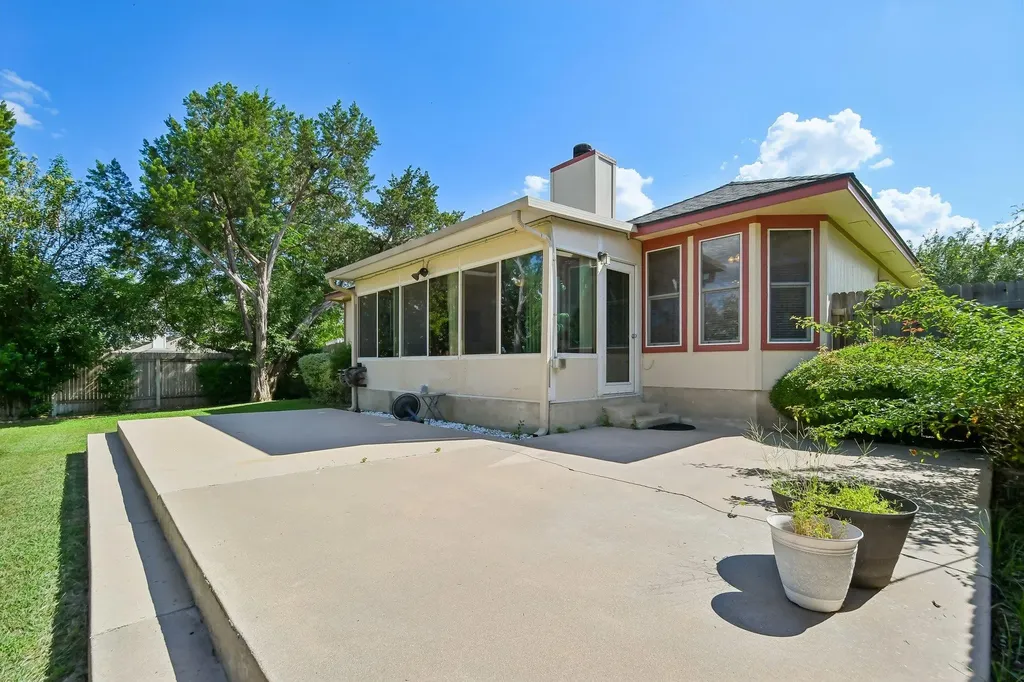 916 Moon Glow Drive Leander TX 78641