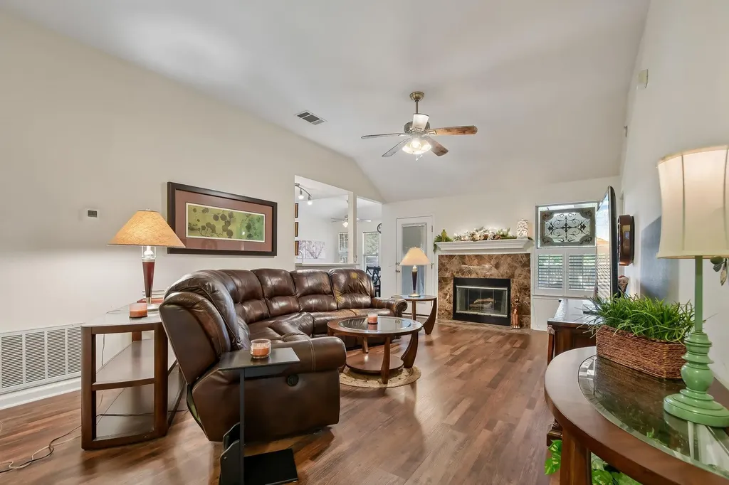 916 Moon Glow Drive Leander TX 78641