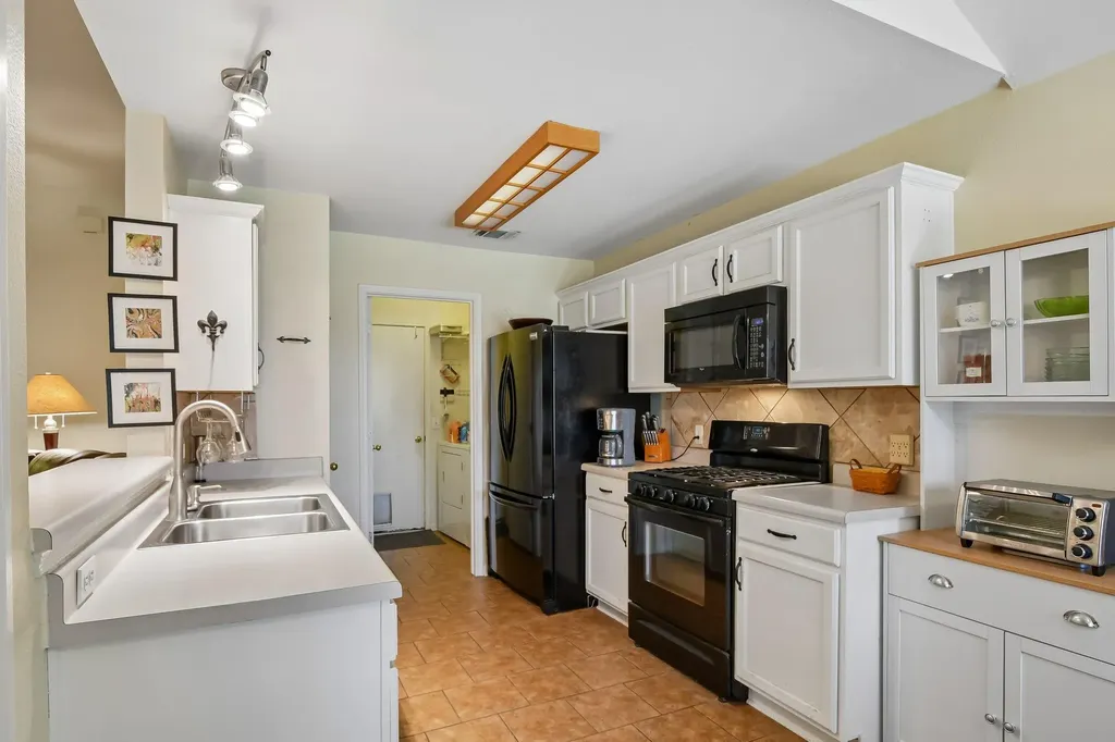 916 Moon Glow Drive Leander TX 78641