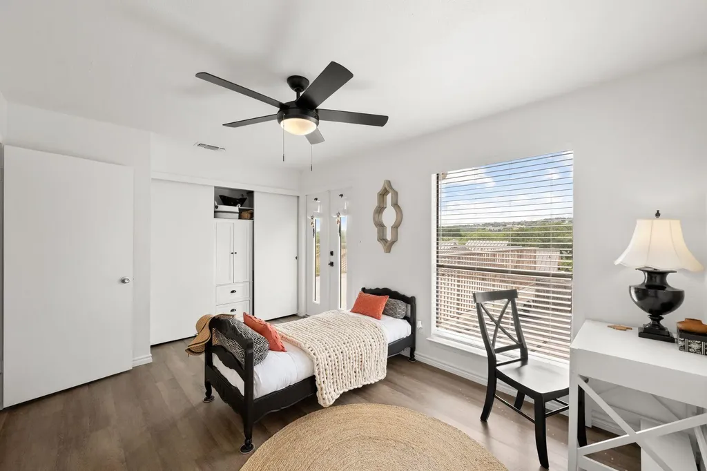 105 Star Horseshoe Bay TX 78657