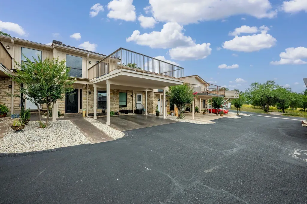 105 Star Horseshoe Bay TX 78657