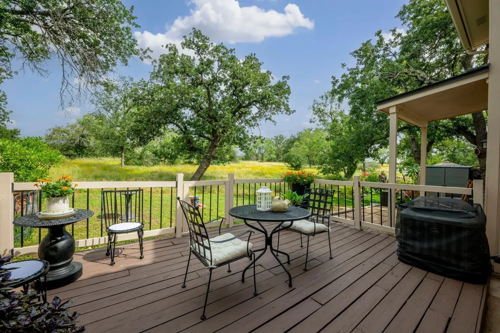105 Star Horseshoe Bay TX 78657