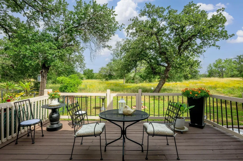 105 Star Horseshoe Bay TX 78657