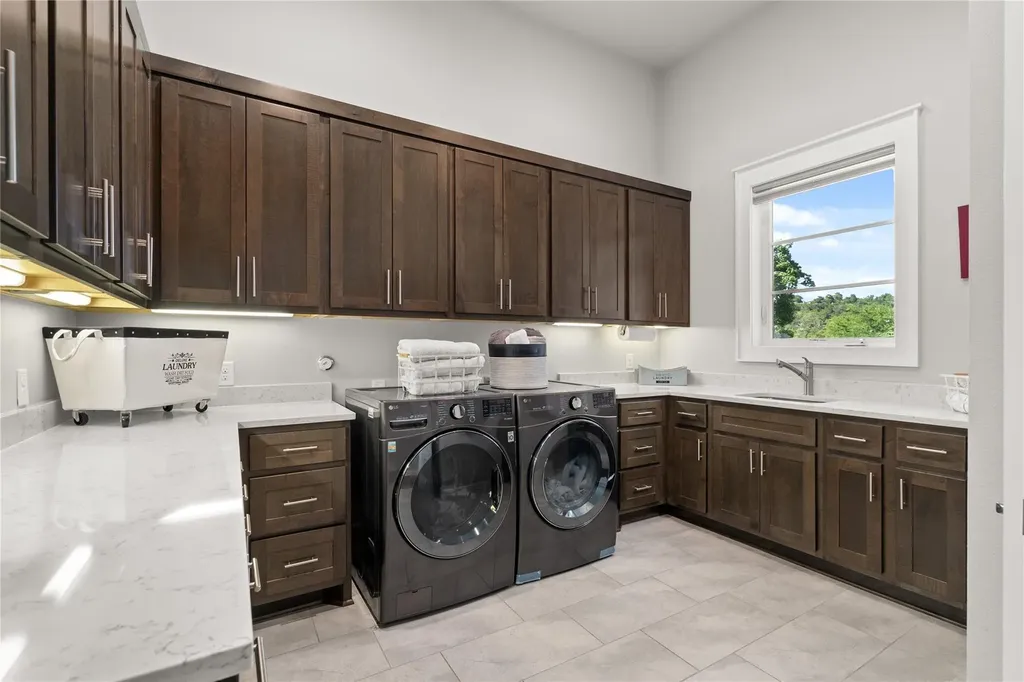 821 Laughing Dog Court Leander TX 78641