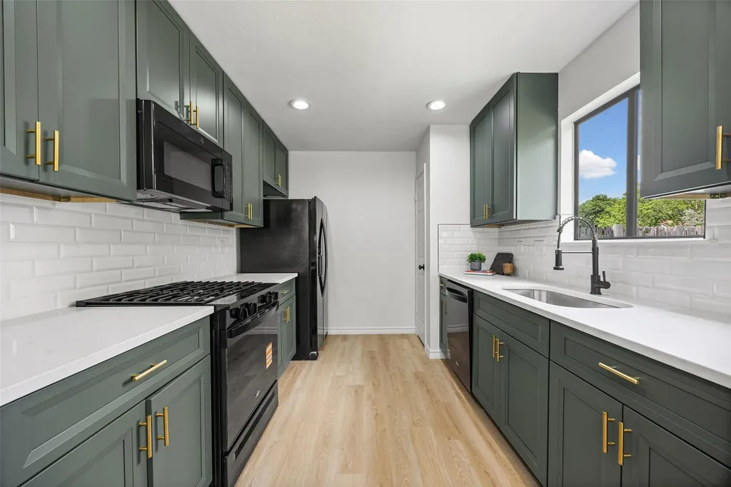 1806 Krizan Avenue Austin TX 78727