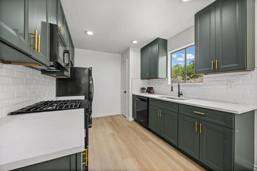 1806 Krizan Avenue Austin TX 78727