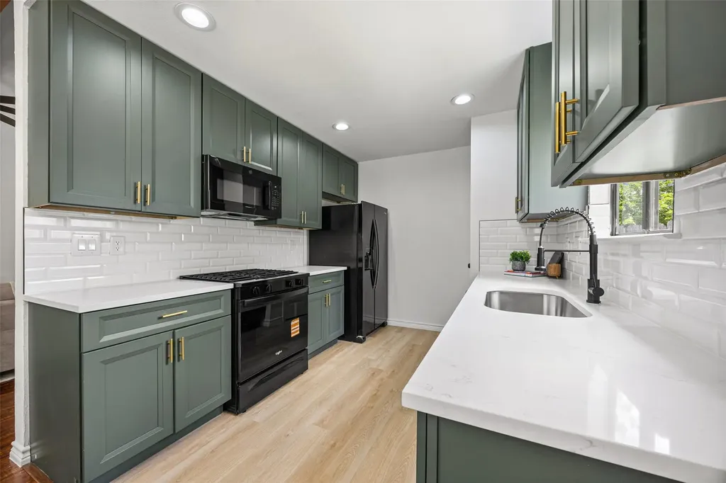 1806 Krizan Avenue Austin TX 78727