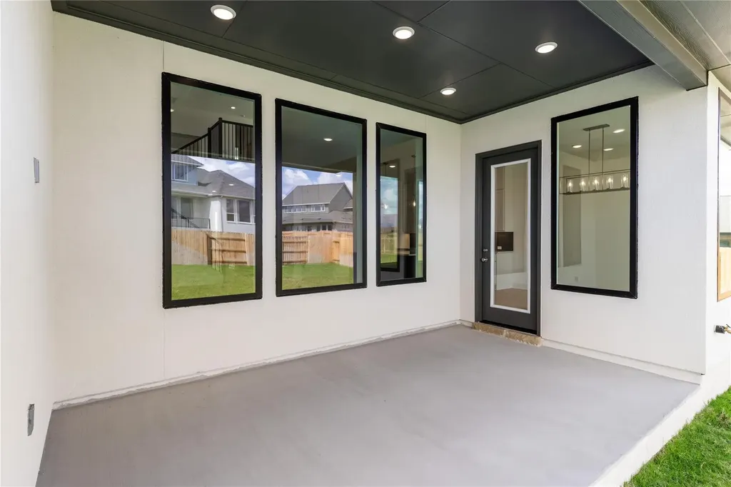 905 S Hemingway Loop Liberty Hill TX 78642