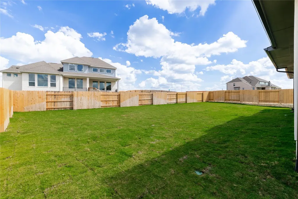 905 S Hemingway Loop Liberty Hill TX 78642