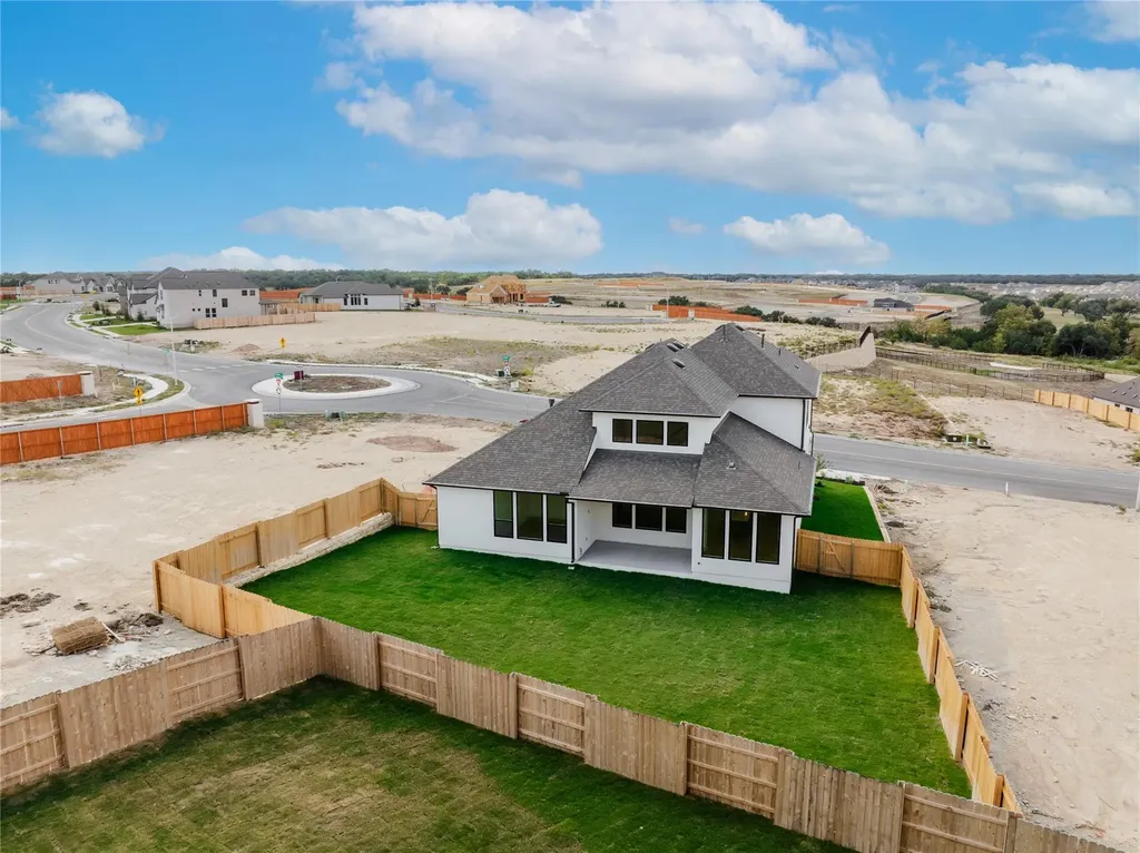 905 S Hemingway Loop Liberty Hill TX 78642