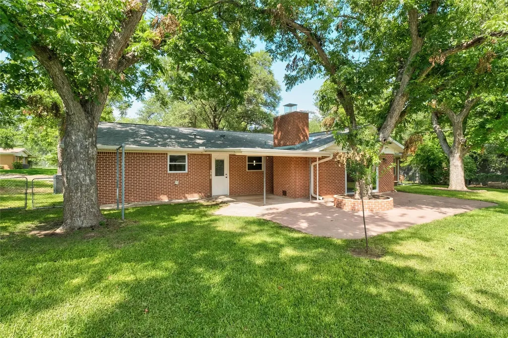 811 Newport Avenue Austin TX 78753