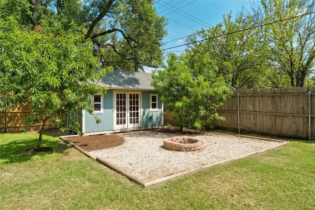 811 Newport Avenue Austin TX 78753
