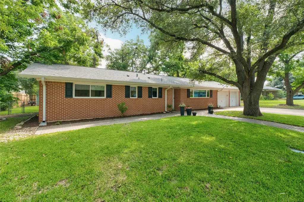 811 Newport Avenue Austin TX 78753