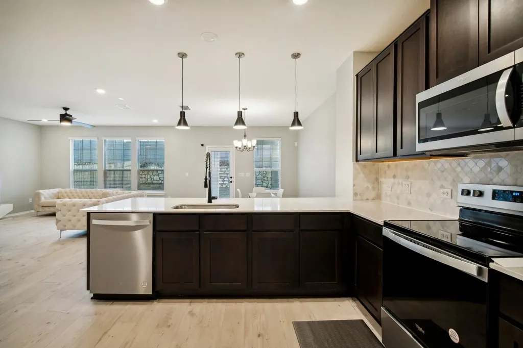 7102 Summer Tanager Drive Austin TX 78744