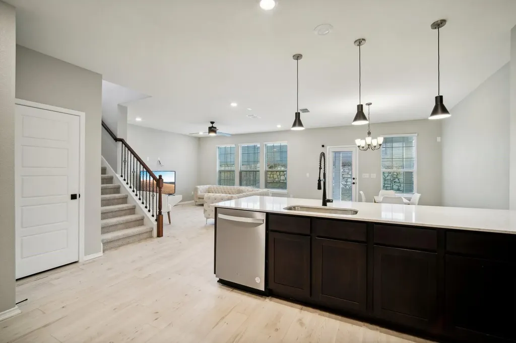 7102 Summer Tanager Drive Austin TX 78744