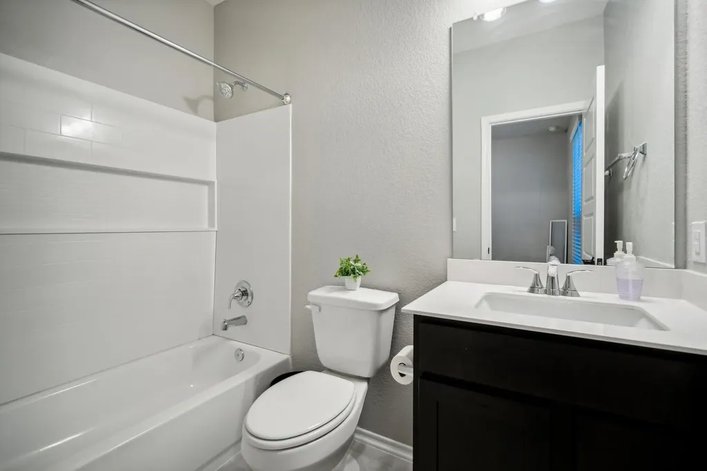 7102 Summer Tanager Drive Austin TX 78744