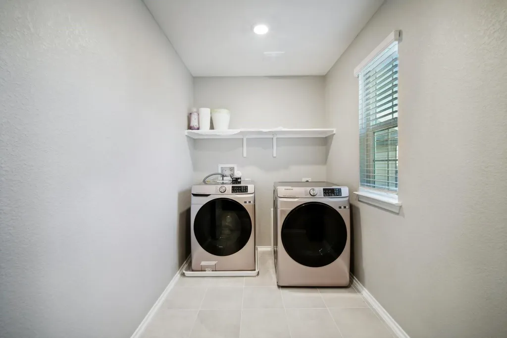 7102 Summer Tanager Drive Austin TX 78744