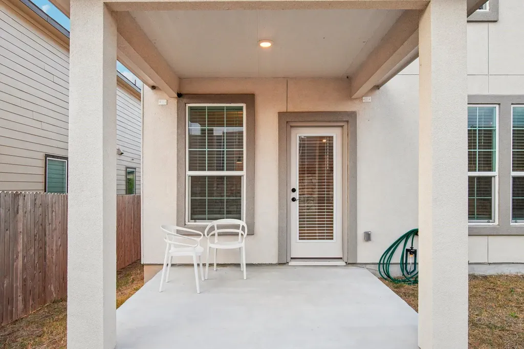 7102 Summer Tanager Drive Austin TX 78744